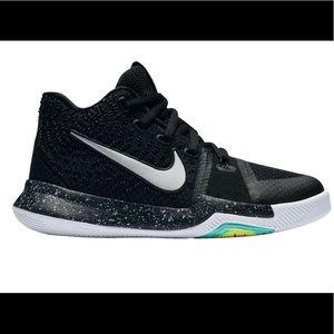 BOYS' GRADE SCHOOL NIKE KYRIE 3